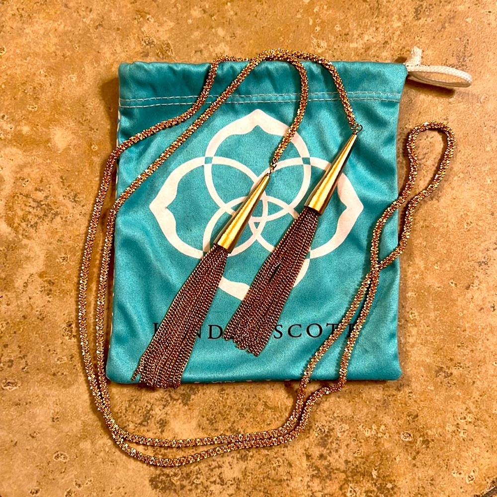 Kendra Scott Phara necklace in rose gold